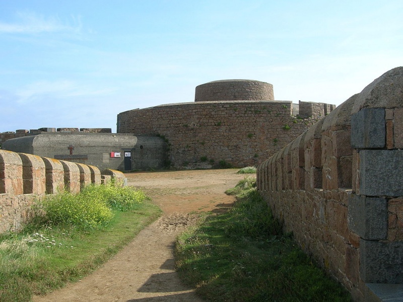 Name:  1024px-Fort_Hommet,_with_Victorian_and_German_accretions_2.jpg
Views: 3841
Size:  185.4 KB