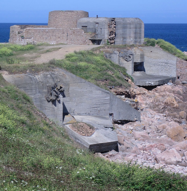 Name:  Guernsey_July_2010_62,_Fort_Hommet.jpg
Views: 4239
Size:  315.3 KB