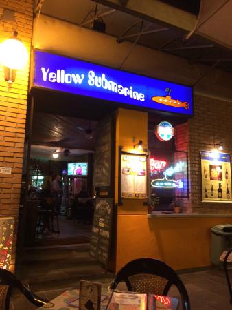 Name:  bar-yellow-submarine.jpg
Views: 2930
Size:  26.9 KB