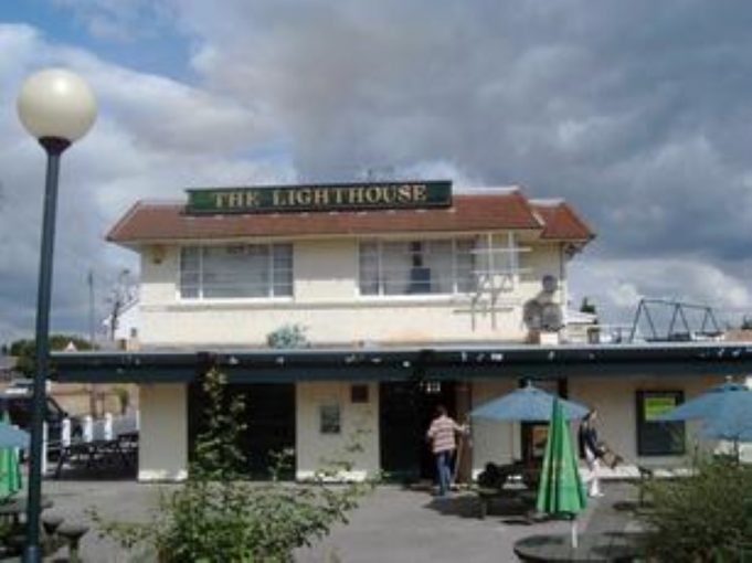 Name:  lighthouse_pub_Benfleet.jpg
Views: 2554
Size:  43.8 KB