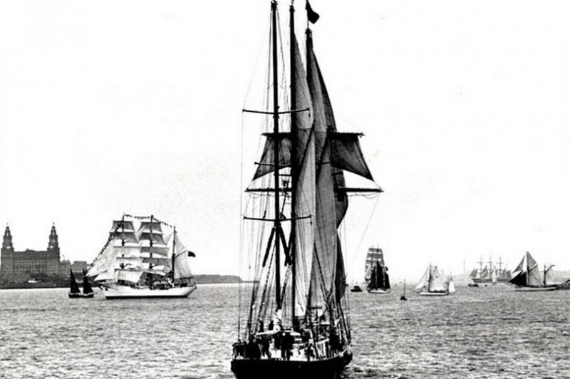 Name:  tall-ships-1984-the-malcolm-miller-sails-up-the-mersey-701592178.jpg
Views: 314
Size:  111.5 KB