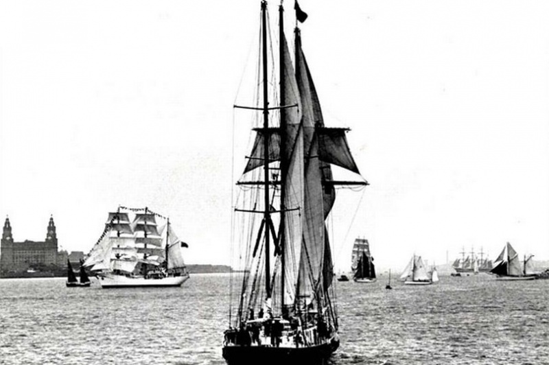 Name:  tall-ships-1984-the-malcolm-miller-sails-up-the-mersey-701592178.jpg
Views: 275
Size:  111.5 KB
