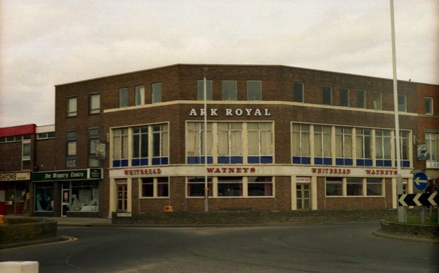 Name:  Ark Royal Gosport.jpg
Views: 1990
Size:  50.5 KB