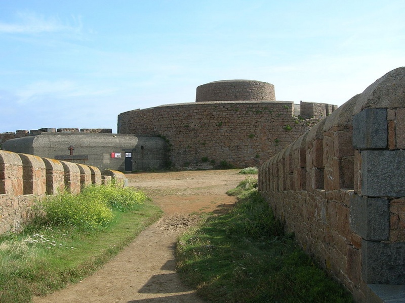 Name:  1024px-Fort_Hommet,_with_Victorian_and_German_accretions_2.jpg
Views: 3814
Size:  185.4 KB